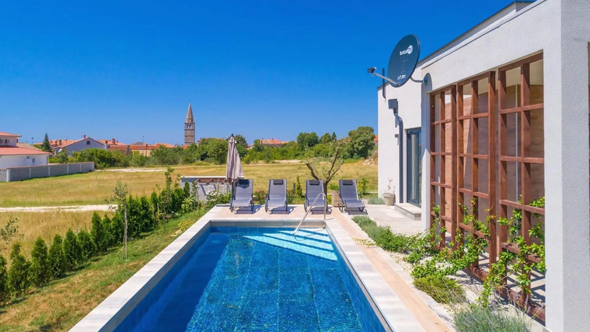 Villa Lily Galizana Holiday home